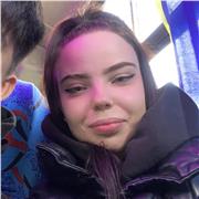 Soy una chica de 21 años con buen dominio de matemáticas, ofrezco clases de refuerzo para infantil, preescolar, primaria y ESO.